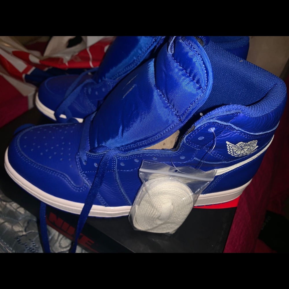 Jordan 1 hyper royal